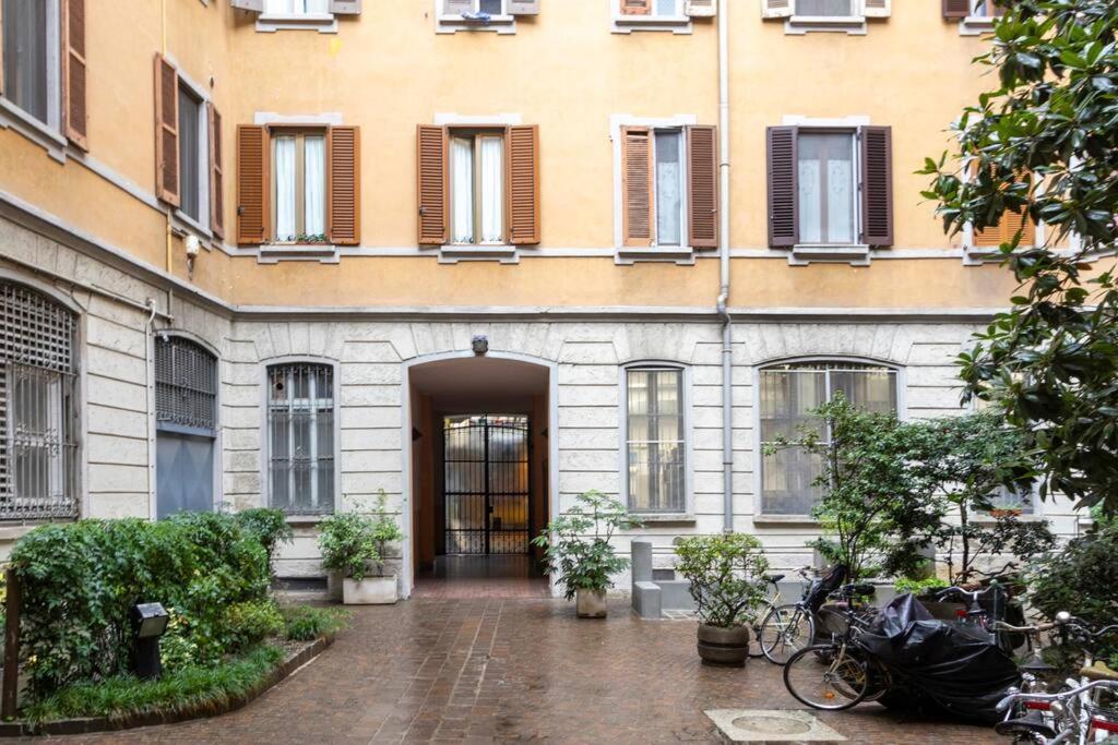 The Italian Design - 10 Minutes To Duomo Apartment มิลาน ภายนอก รูปภาพ