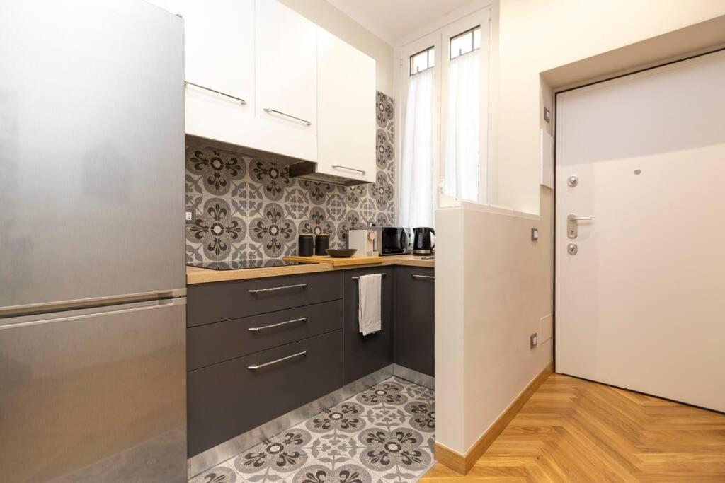 The Italian Design - 10 Minutes To Duomo Apartment มิลาน ภายนอก รูปภาพ