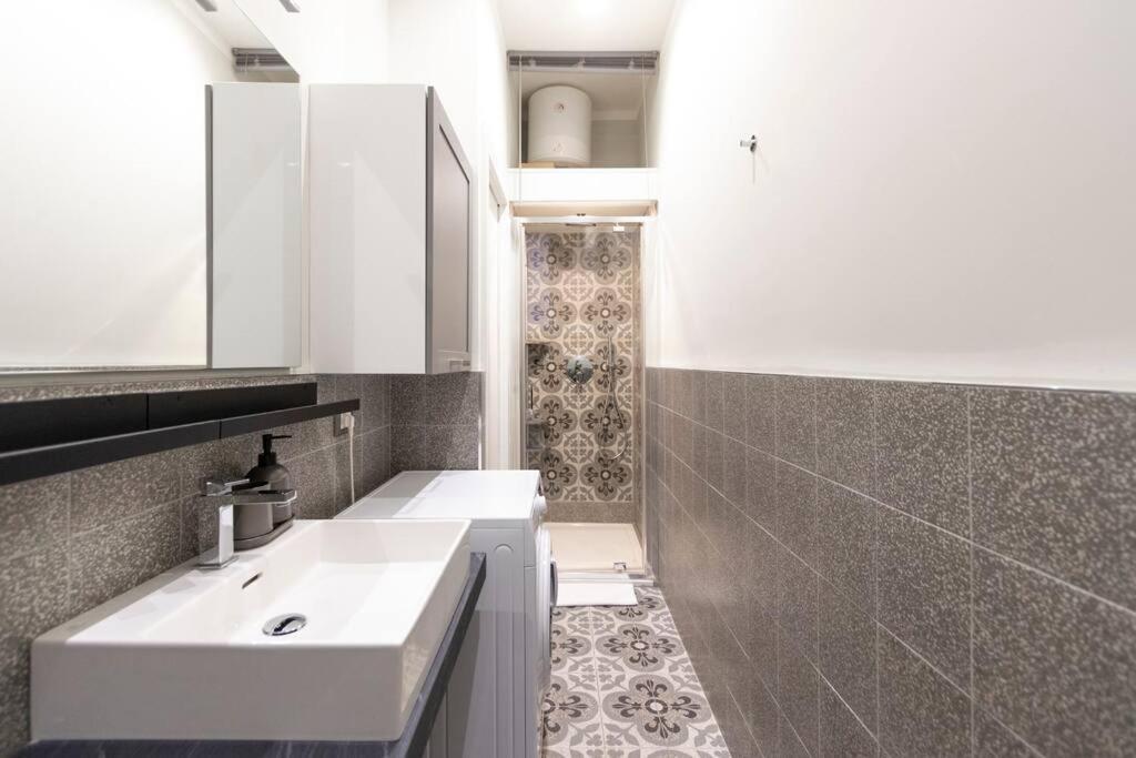 The Italian Design - 10 Minutes To Duomo Apartment มิลาน ภายนอก รูปภาพ